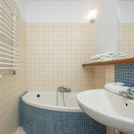 Beautiful In For 4 People By Rent Like Apartman *
